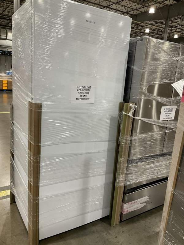 Fridge & Microwave Lot