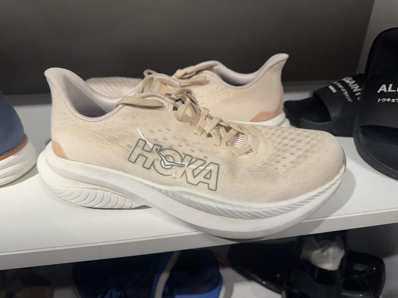 Running Shoes Case Lot