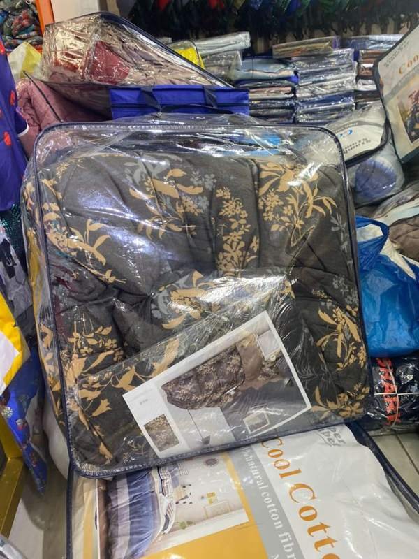 Bedding & Comforter Lot